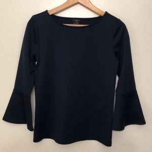 ANN TAYLOR 🌹trendy Navy blouse